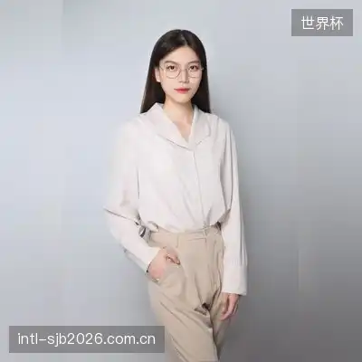 祝岚欣
